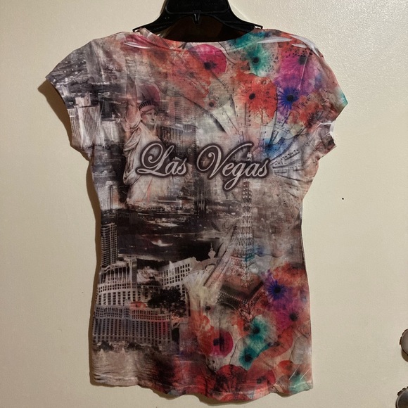 “Las Vegas” soft, lightweight, designed T-shirt women’s size XL 100% polyester - Picture 3 of 14